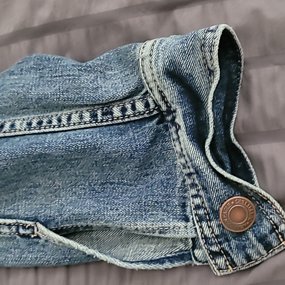 Jean jacket - Picture 5 of 9